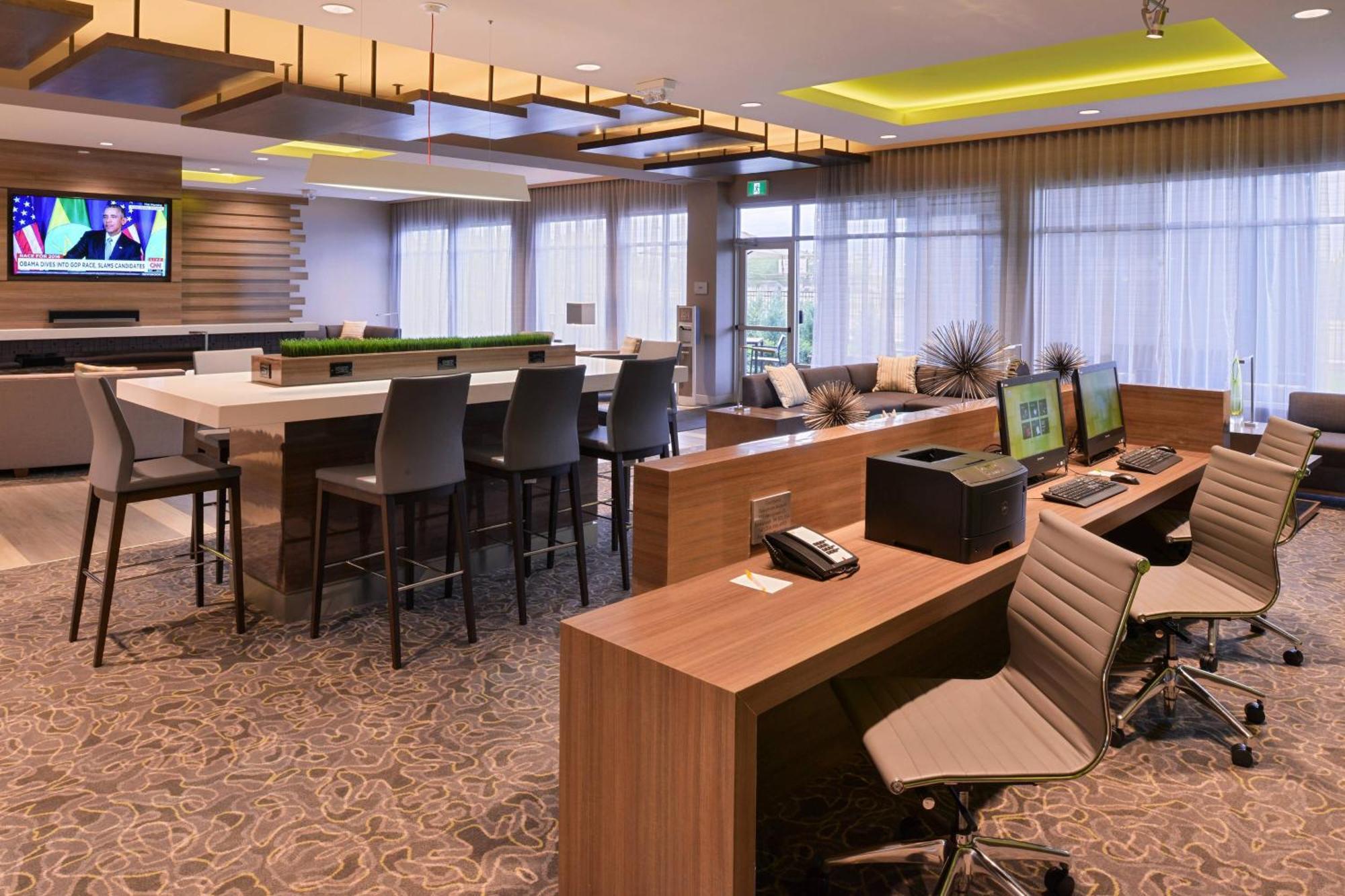 Courtyard By Marriott Airport Hotel 3*